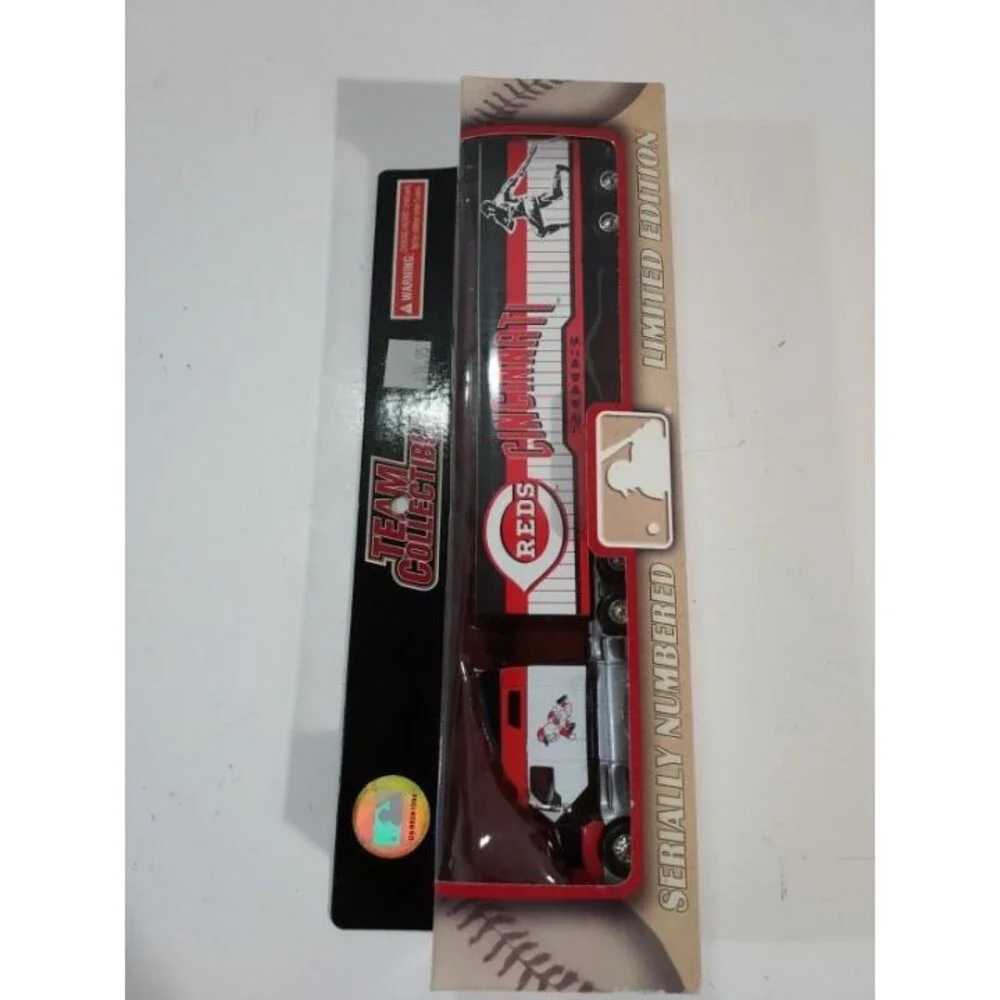 NIP Fleer Collectibles Die Cast 1:80 MLB 2003 Cincinnati Reds Semi Truck